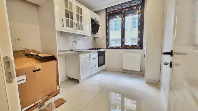 BAHÇELİEVLER MAHALLESİNDE 2+1 SATILIK DAİRE 