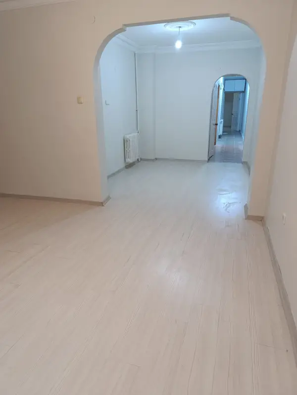 BAKIRKÖYDE SÜPER LOKASYONDA SATILIK BAHÇEKATI DAİRE