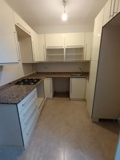 BAKIRKÖYDE SÜPER LOKASYONDA SATILIK BAHÇEKATI DAİRE