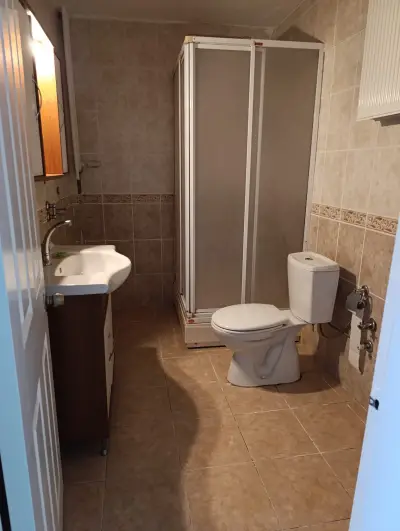 BAKIRKÖYDE SÜPER LOKASYONDA SATILIK BAHÇEKATI DAİRE