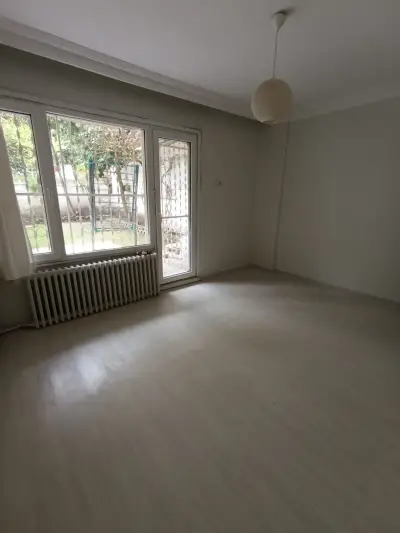 BAKIRKÖYDE SÜPER LOKASYONDA SATILIK BAHÇEKATI DAİRE